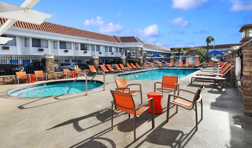 Tropicana Inn & Suites Anaheim Esterno foto