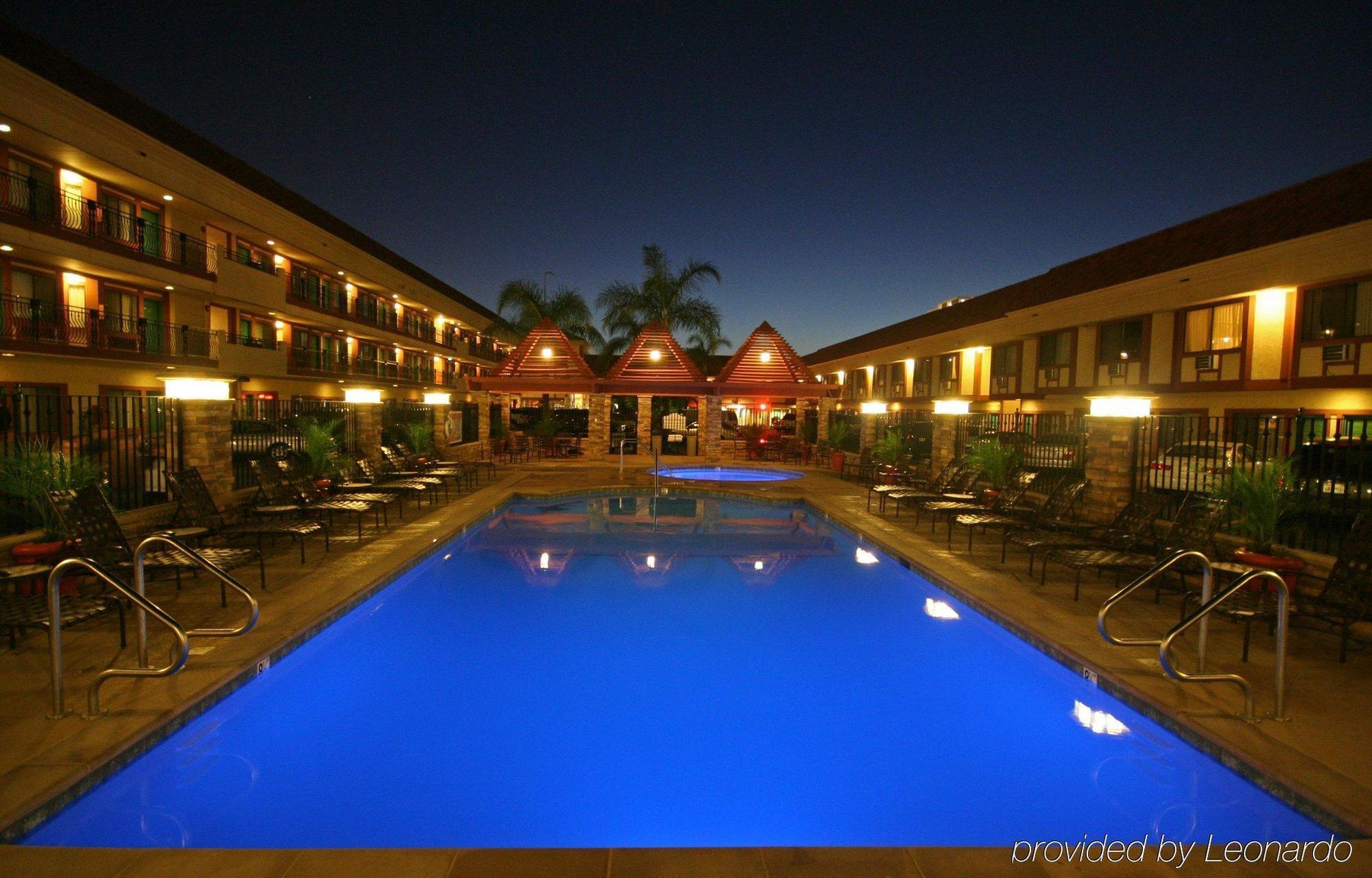 Tropicana Inn & Suites Anaheim Servizi foto