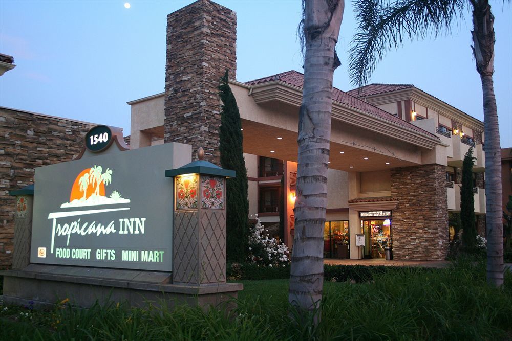 Tropicana Inn & Suites Anaheim Esterno foto